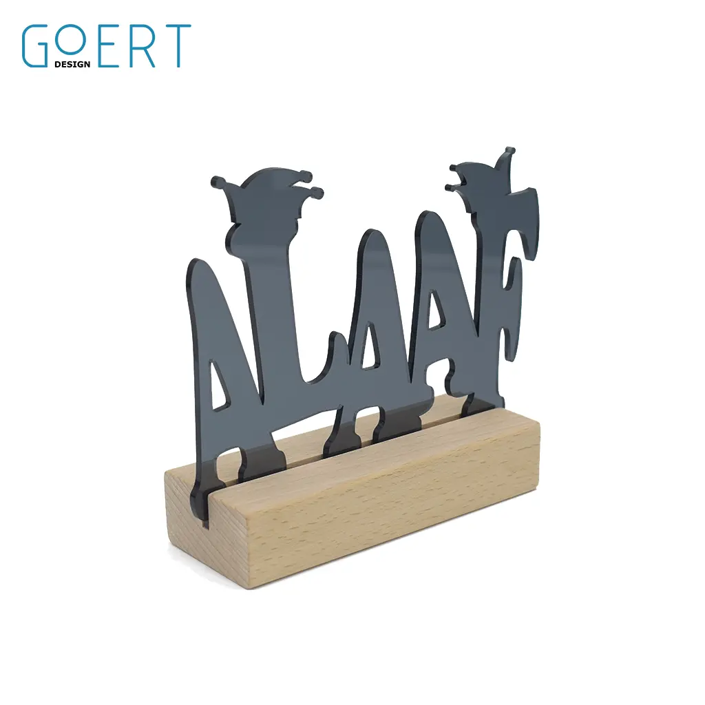 Houten houder met de tekst "Alaaf".